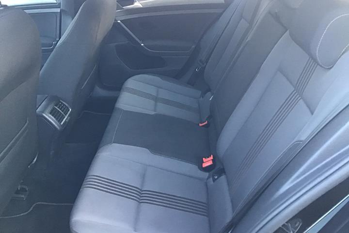 Sort VW Golf fra 2016