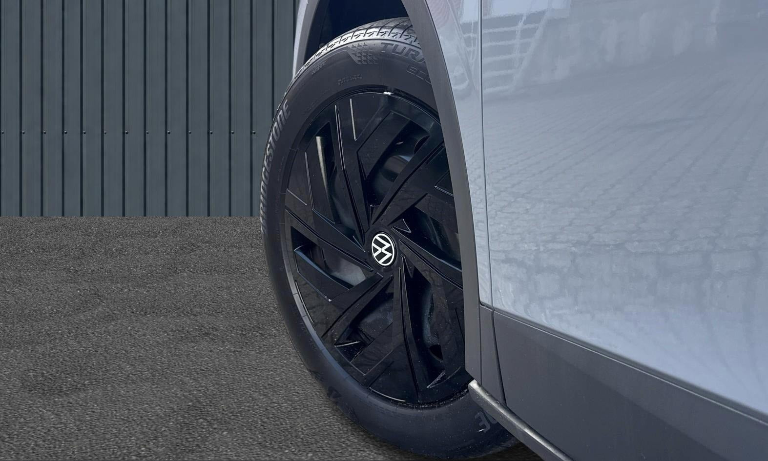 Grå VW ID.4 fra 2023