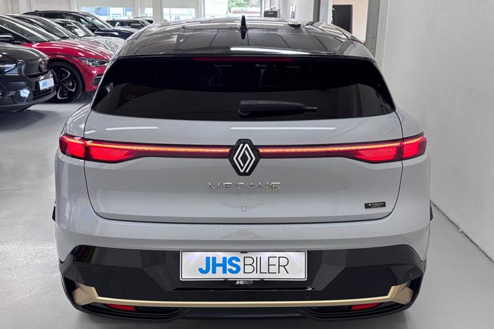 Grå Renault Megane E-Tech fra 2023