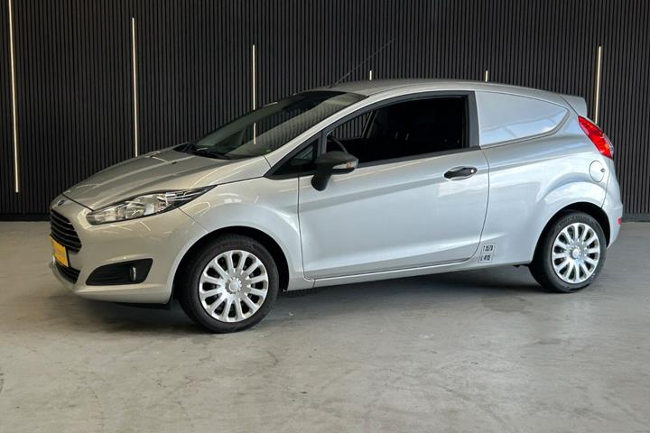 Sølv Ford Fiesta fra 2015