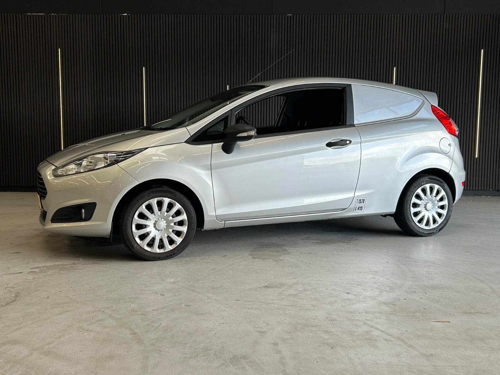 Sølv Ford Fiesta fra 2015