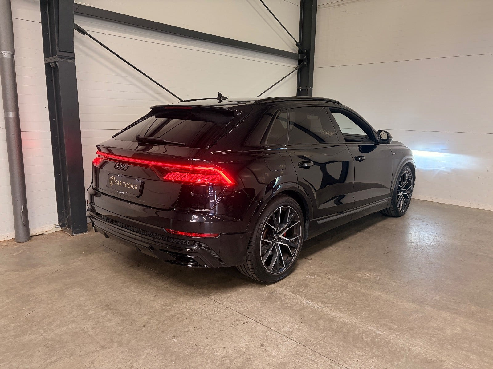 Sort Audi Q8 fra 2019