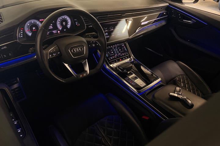 Sort Audi Q8 fra 2019