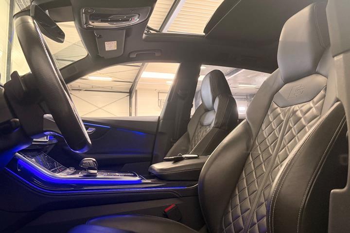 Sort Audi Q8 fra 2019