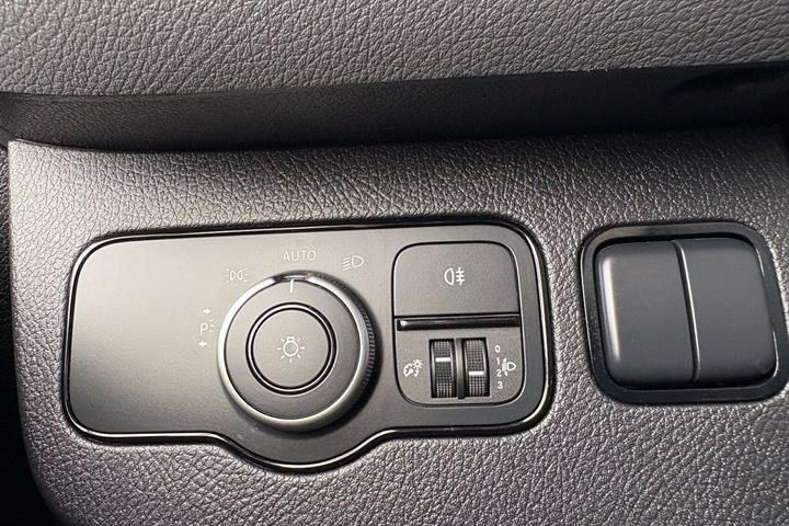 Hvid Mercedes Sprinter 316 fra 2020