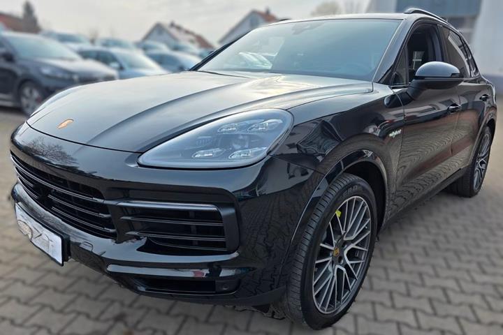Sort Porsche Cayenne fra 2021