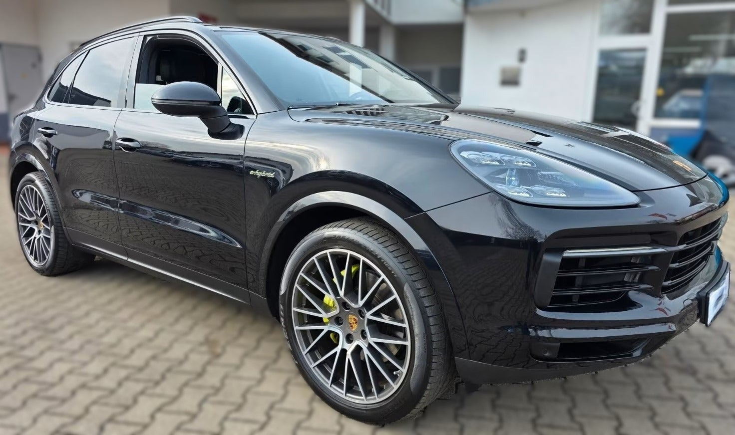 Sort Porsche Cayenne fra 2021