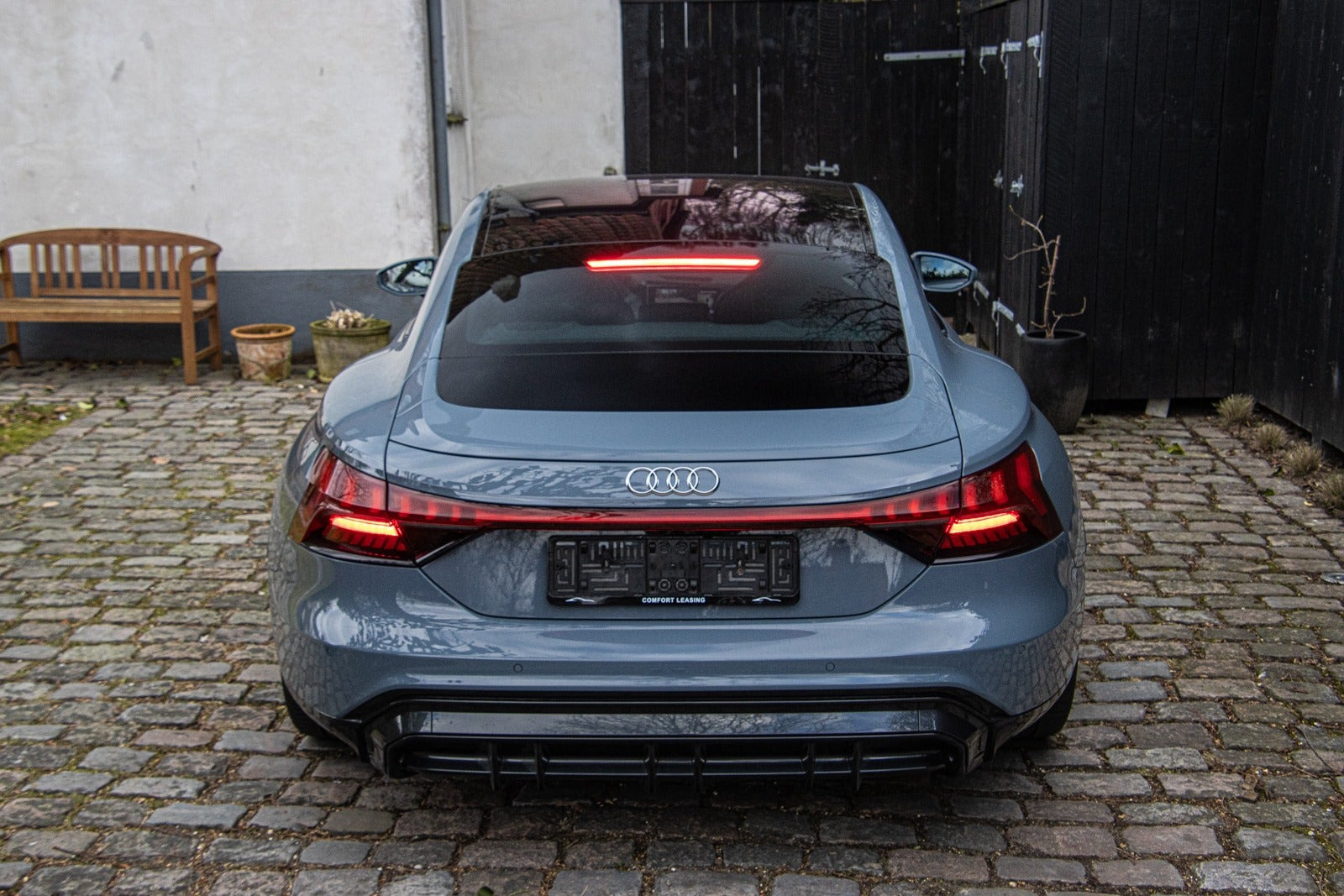 Grå Audi e-tron GT fra 2021
