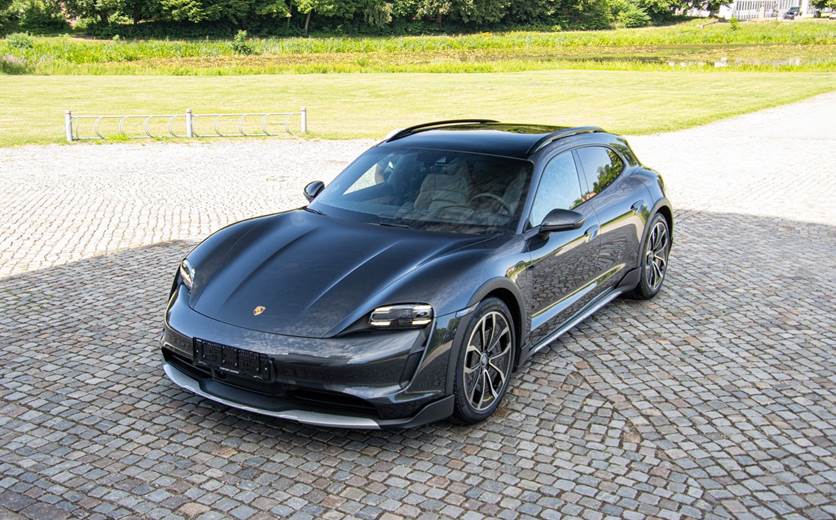 Porsche Taycan 4 Performance+ Cross Turismo