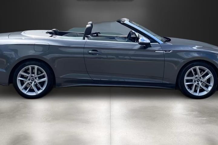 Grå Audi S5 fra 2022