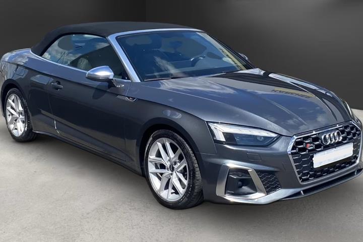 Grå Audi S5 fra 2022