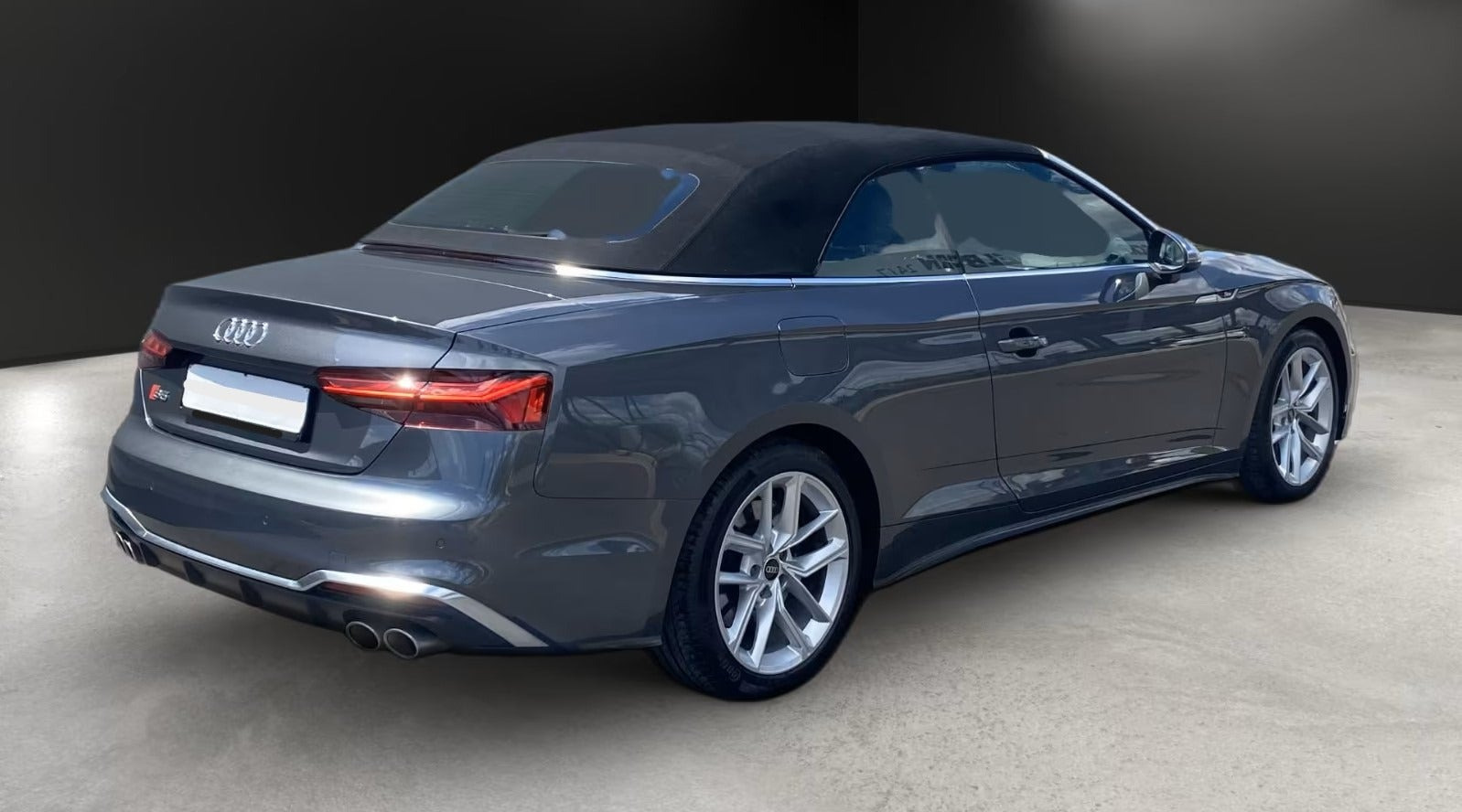 Grå Audi S5 fra 2022