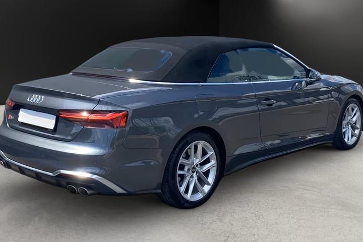 Grå Audi S5 fra 2022