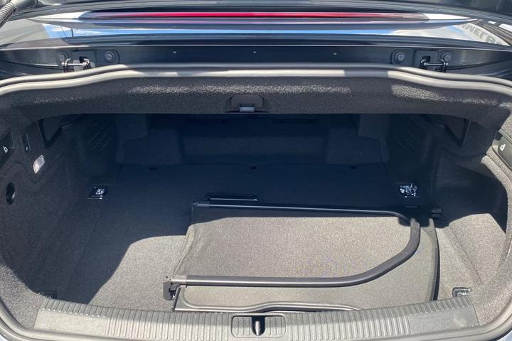 Grå Audi S5 fra 2022