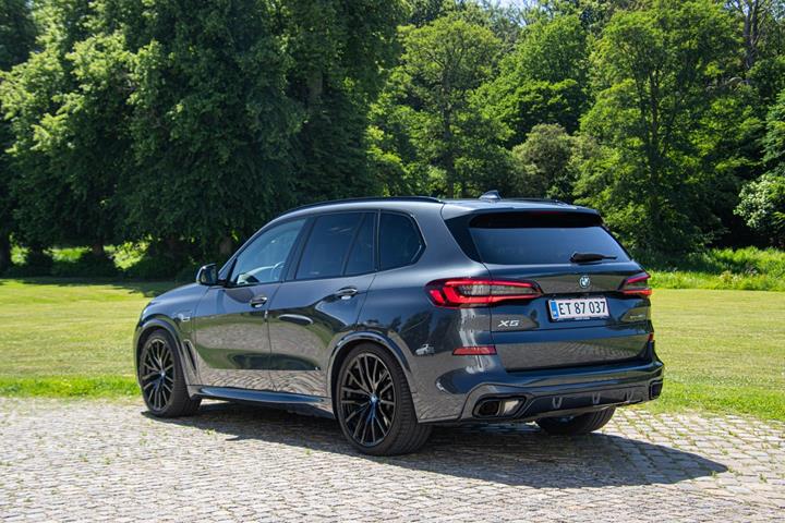 Sort BMW X5 fra 2022