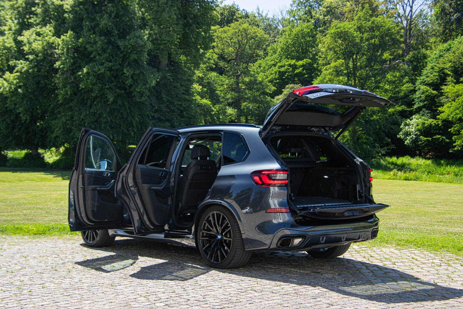 Sort BMW X5 fra 2022