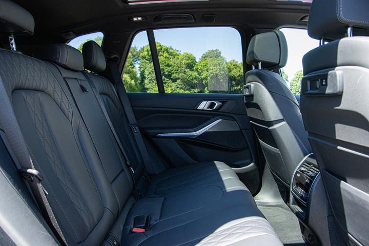 Sort BMW X5 fra 2022