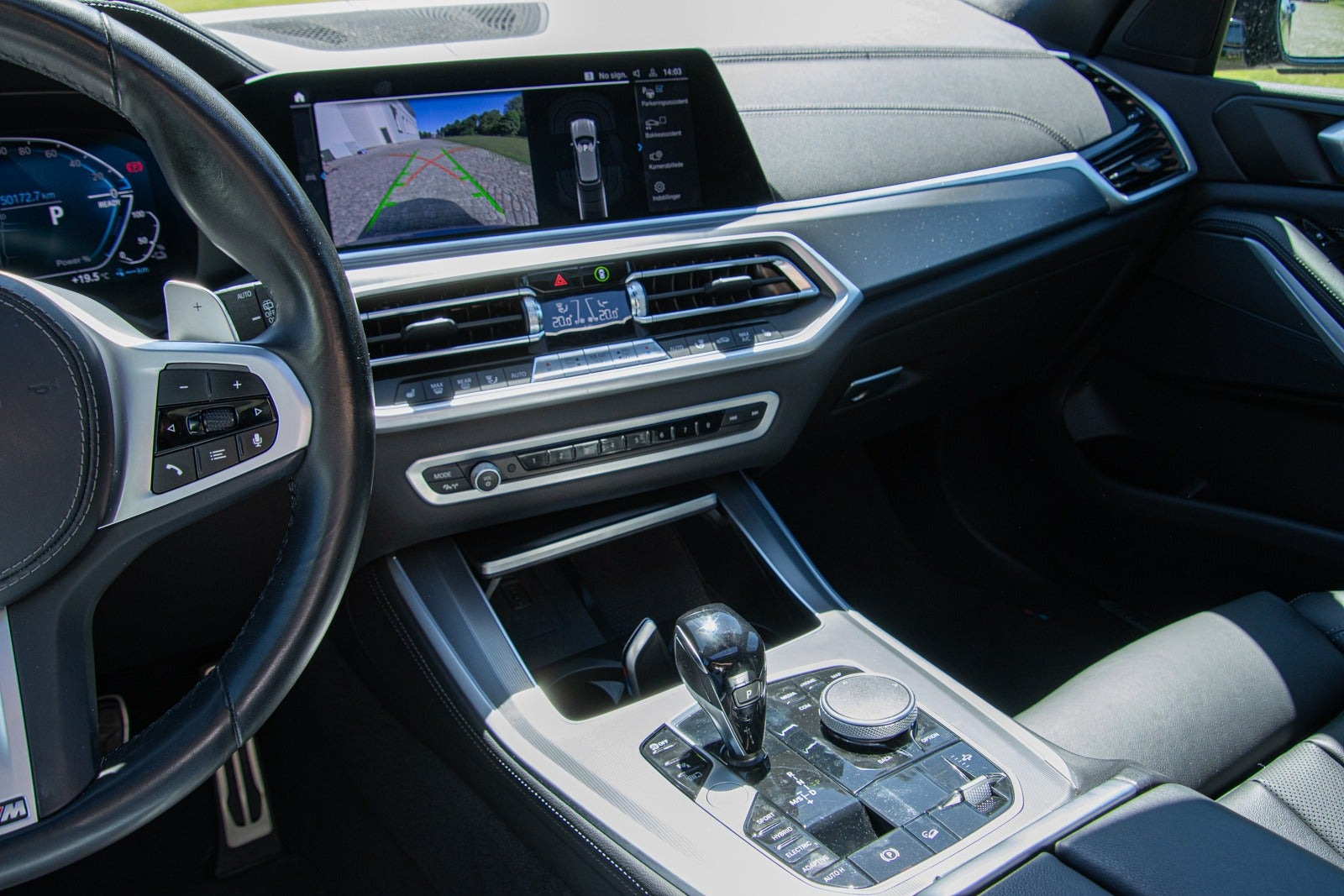 Blå BMW X5 fra 2022