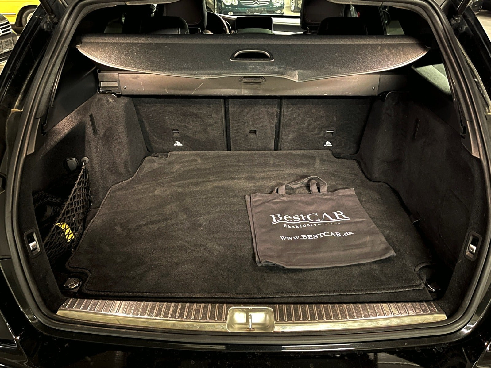 Sort Mercedes C220 d fra 2020