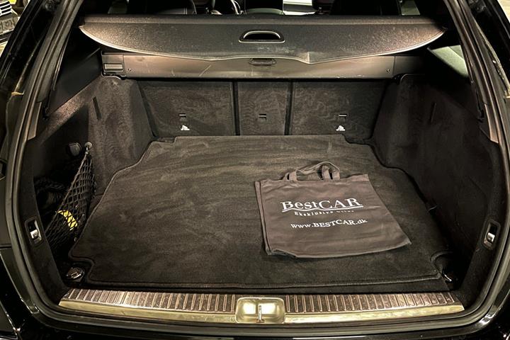 Sort Mercedes C220 d fra 2020