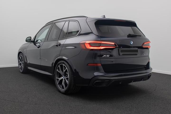 Sort BMW X5 fra 2022