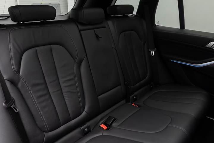 Sort BMW X5 fra 2022