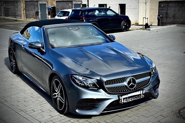 Grå Mercedes E200 fra 2017