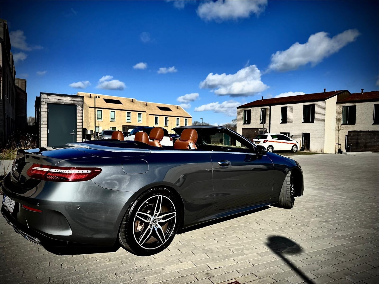 Grå Mercedes E200 fra 2017