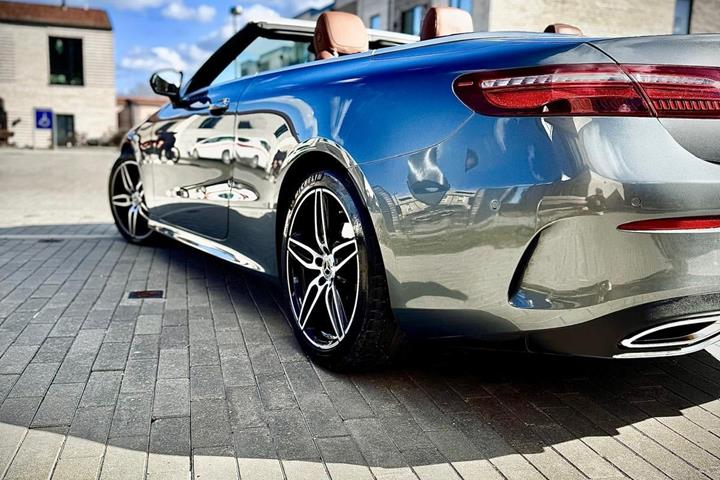 Grå Mercedes E200 fra 2017