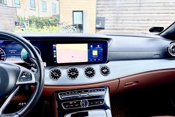 Grå Mercedes E200 fra 2017