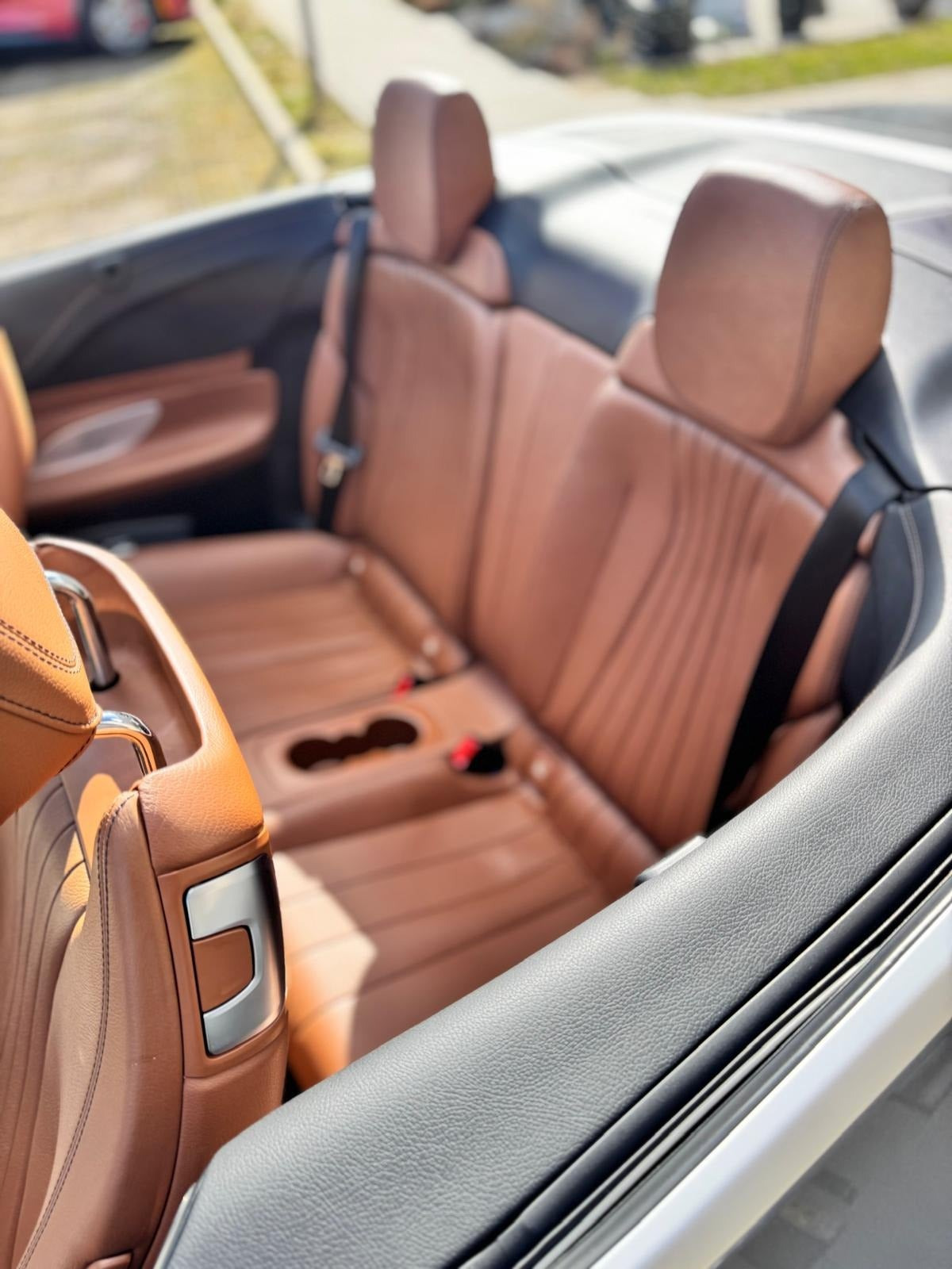 Grå Mercedes E200 fra 2017