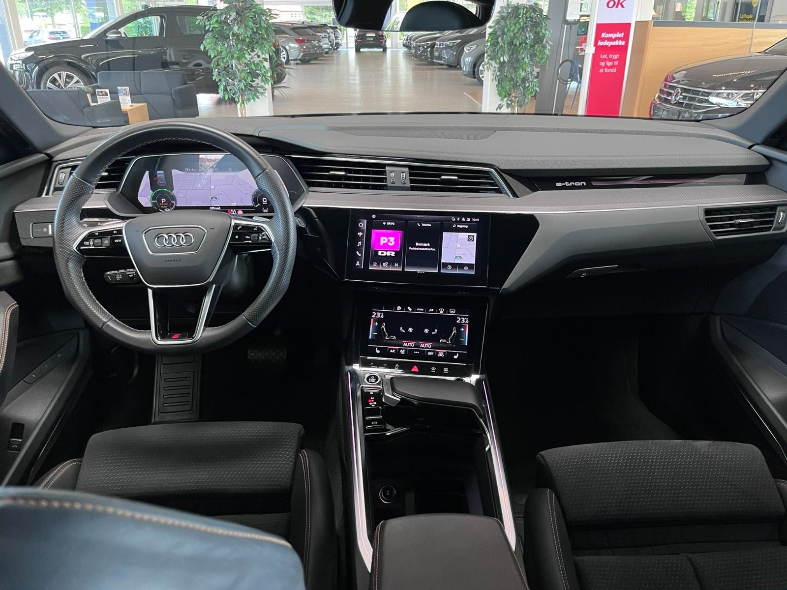 Sort Audi e-tron fra 2023