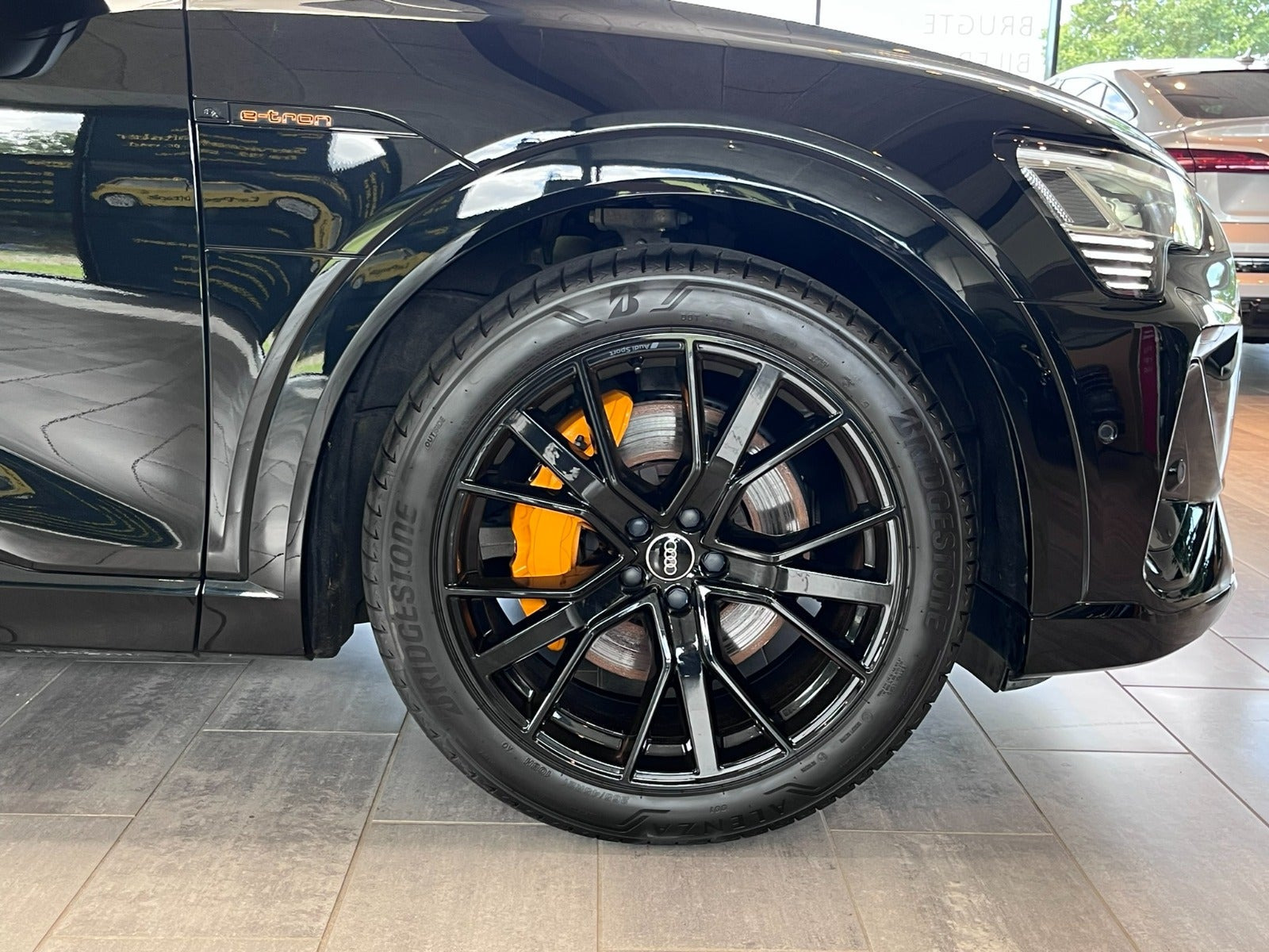 Sort Audi e-tron fra 2023