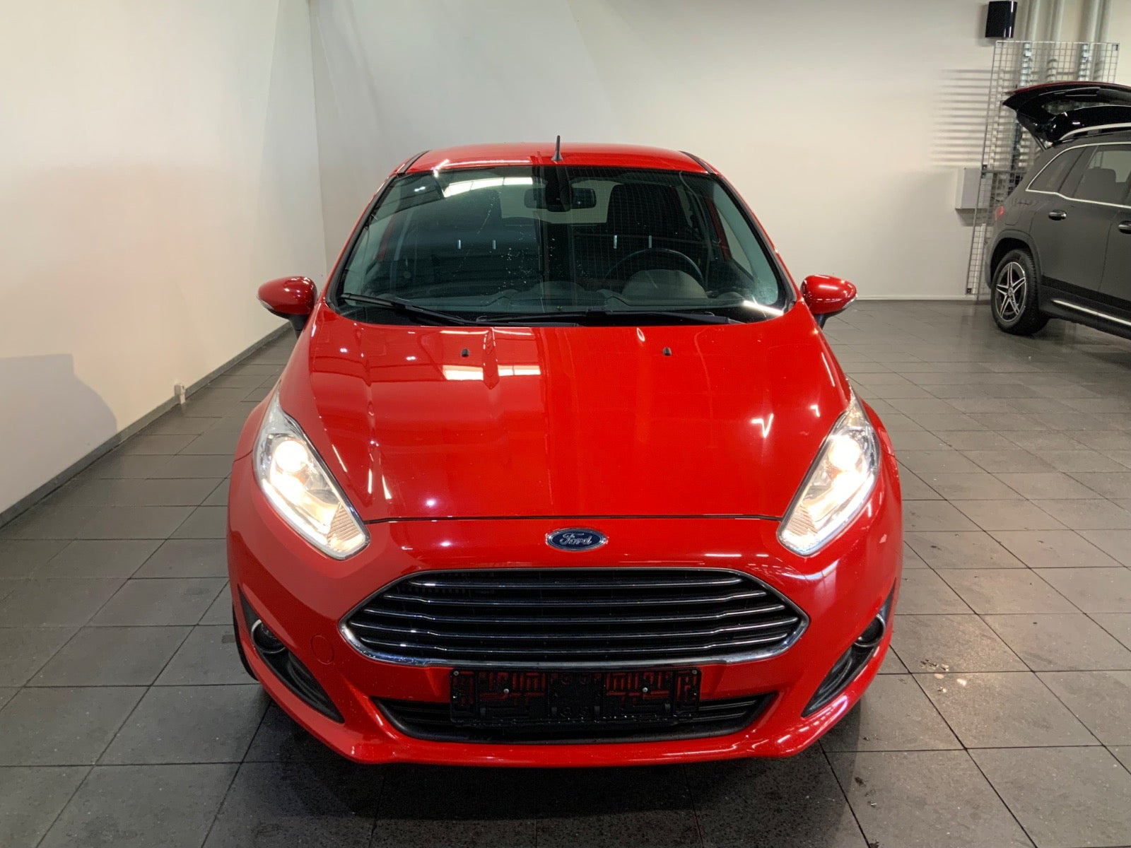 Rød Ford Fiesta fra 2016