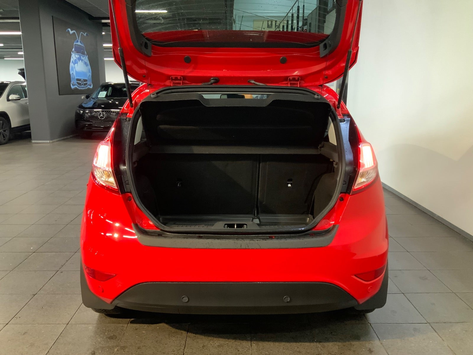 Rød Ford Fiesta fra 2016