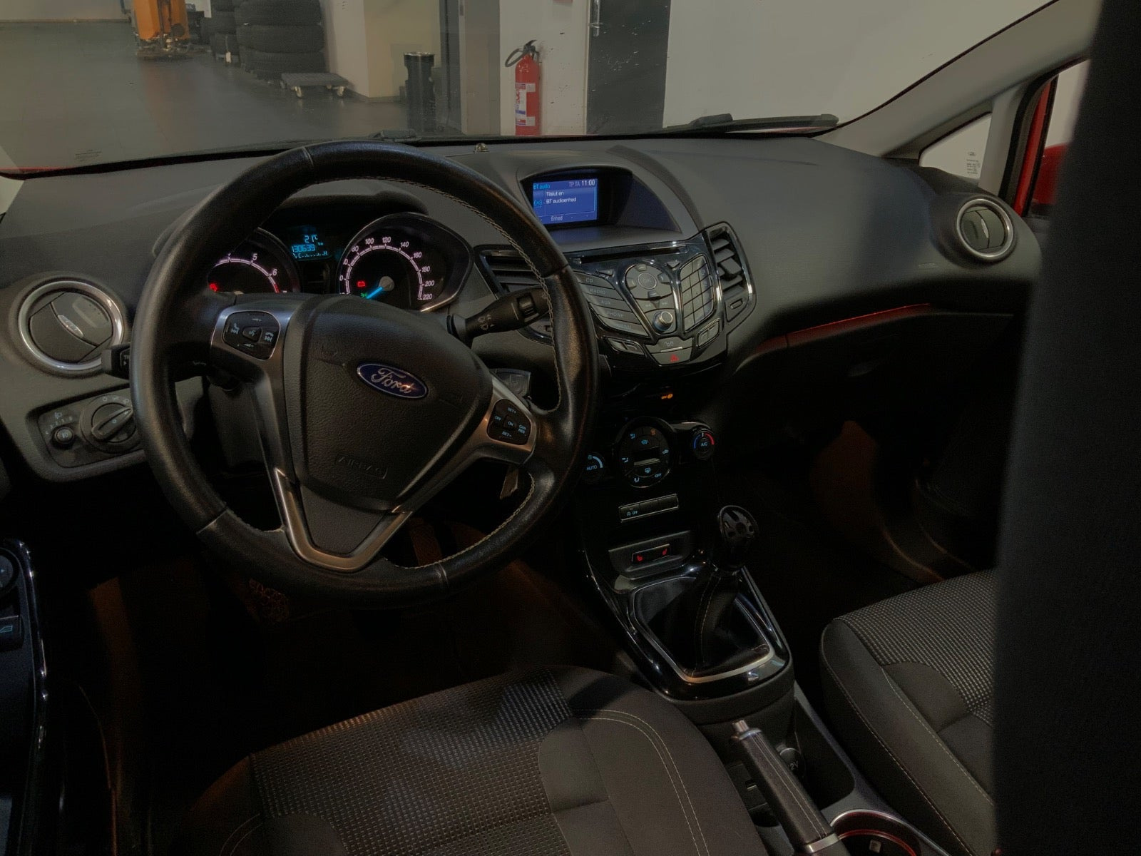 Rød Ford Fiesta fra 2016