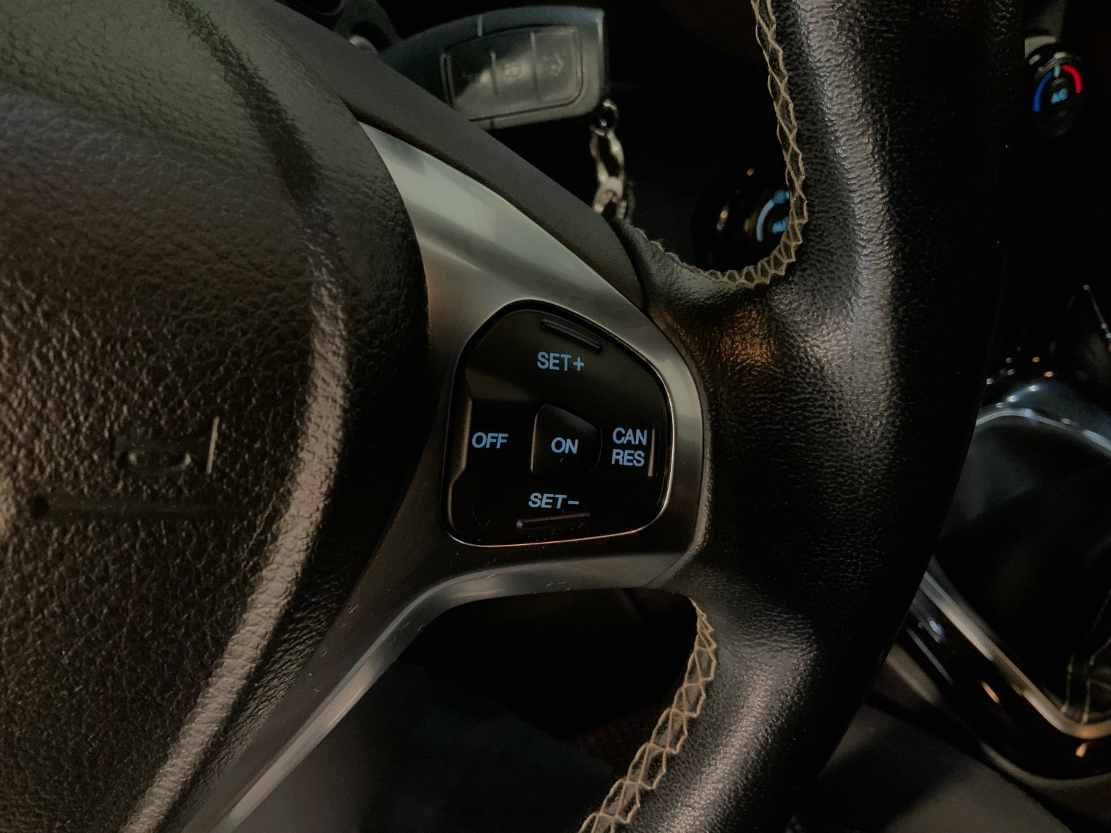Rød Ford Fiesta fra 2016