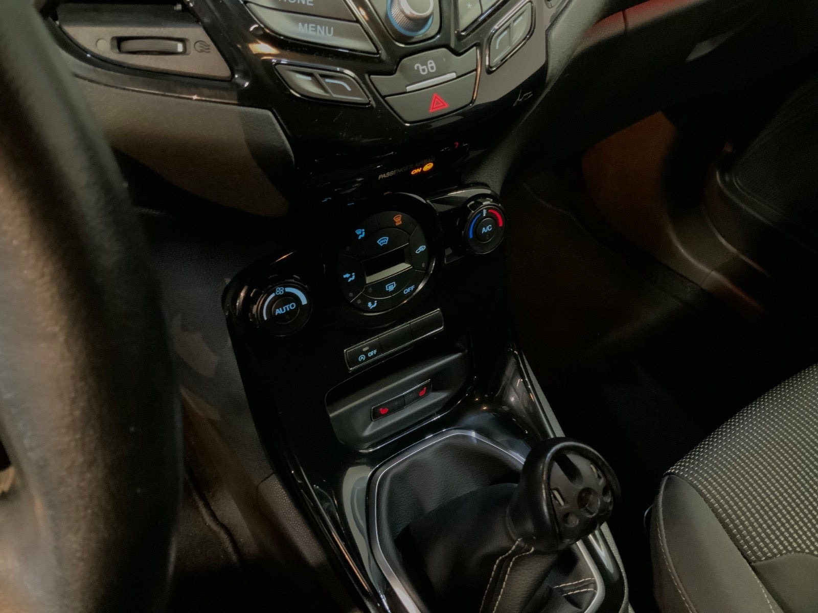 Rød Ford Fiesta fra 2016