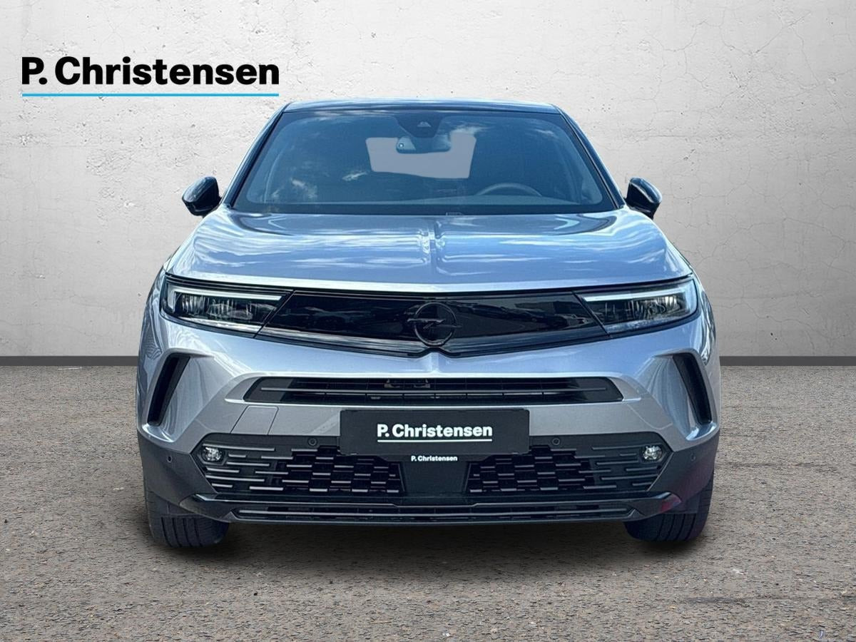 Grå Opel Mokka-e fra 2024