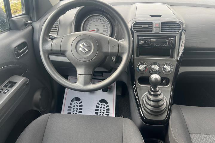 Sort Suzuki Splash fra 2013