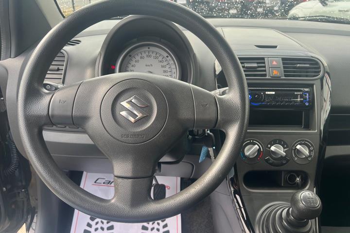 Sort Suzuki Splash fra 2013