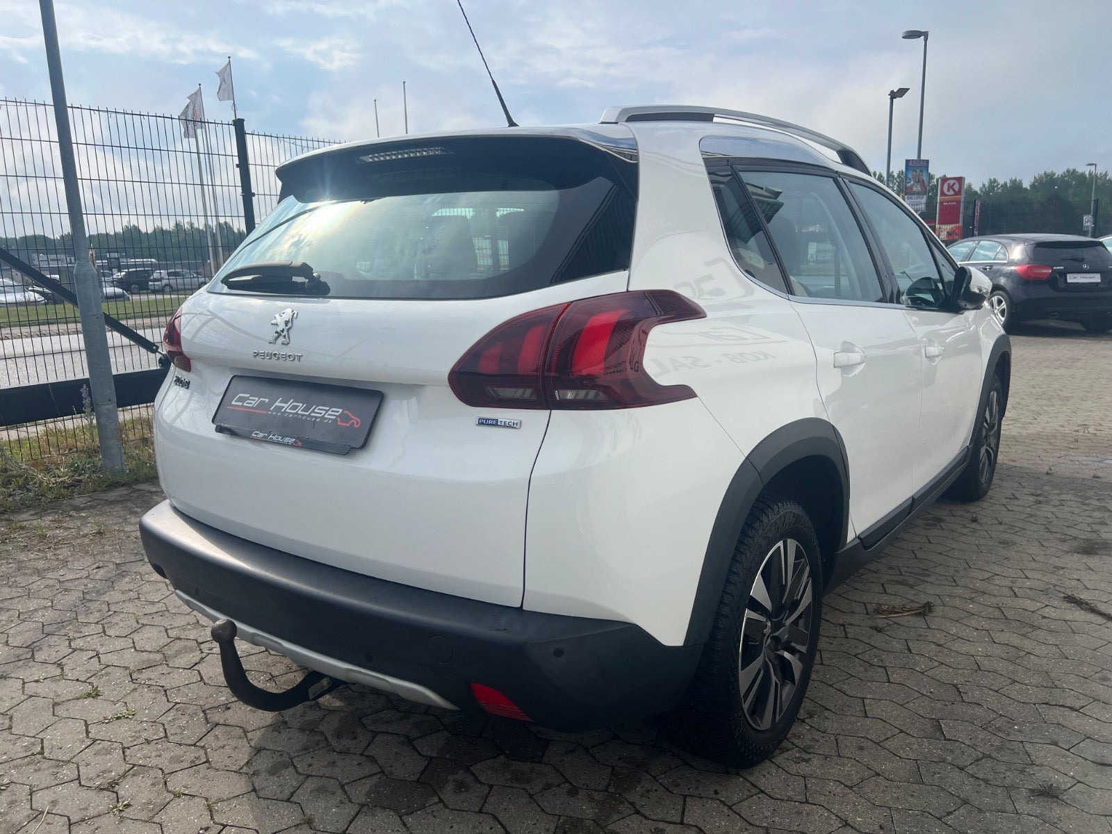 Hvid Peugeot 2008 fra 2017