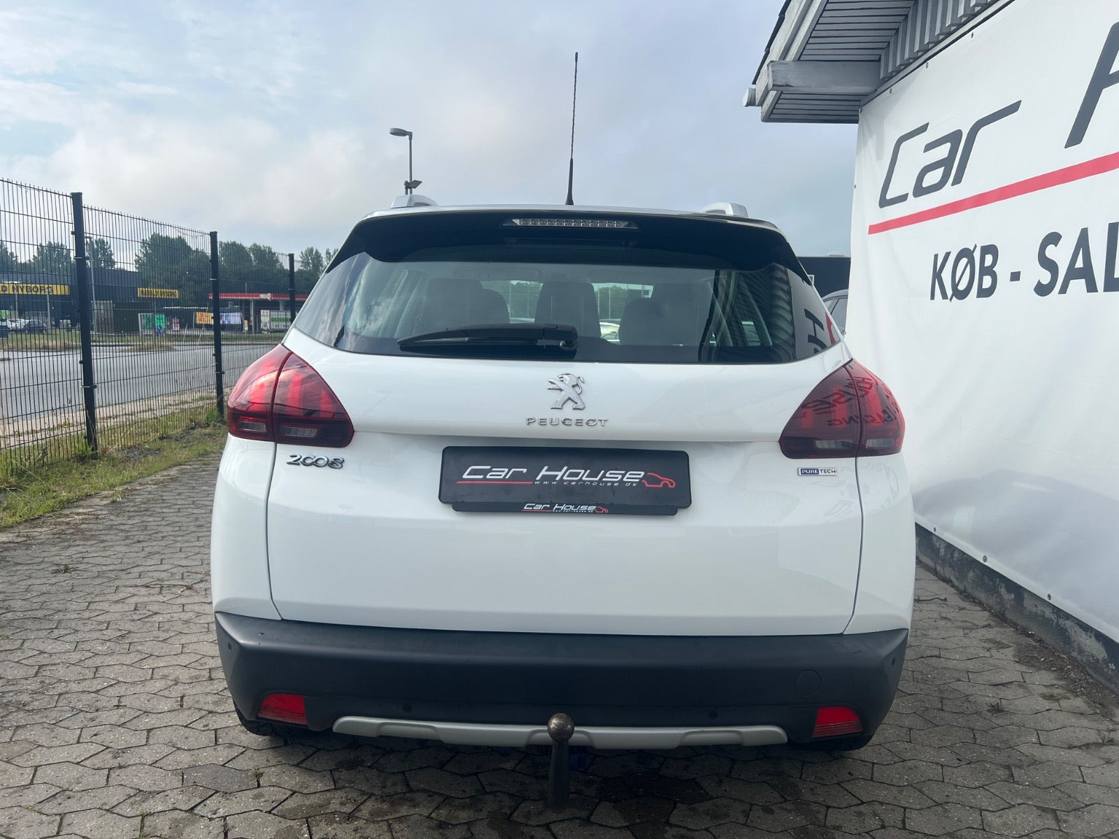 Hvid Peugeot 2008 fra 2017