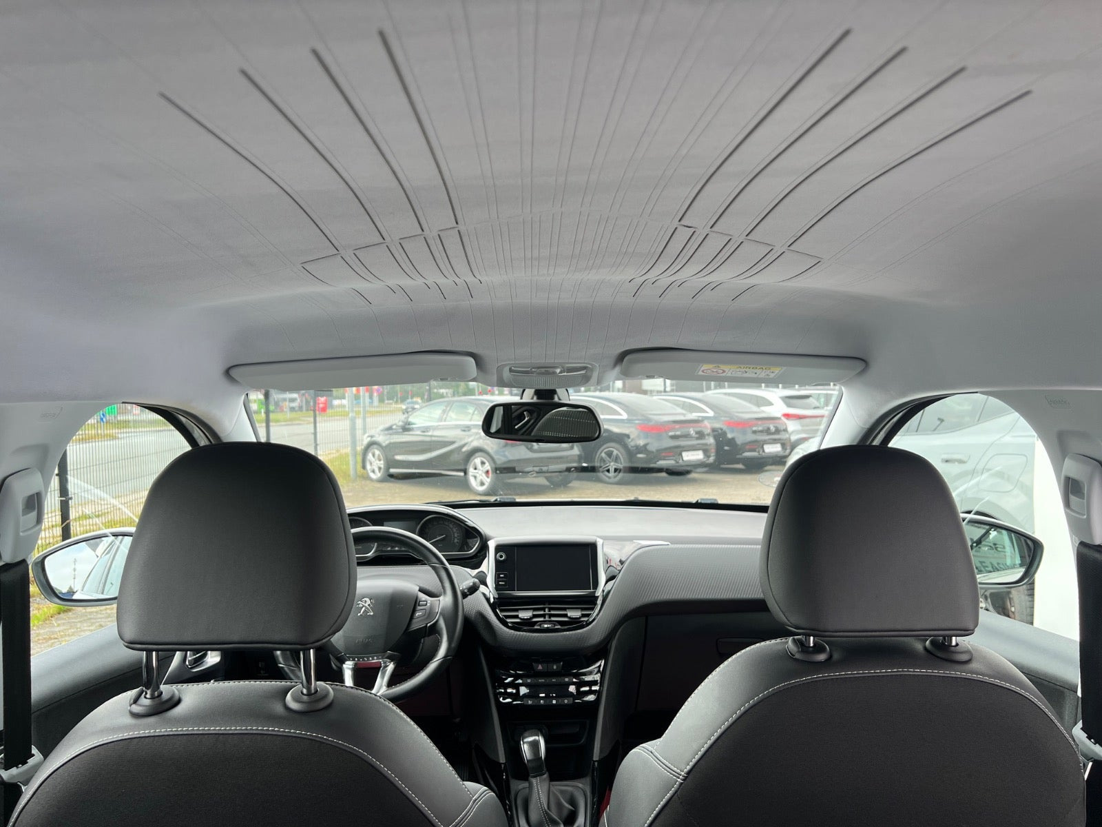 Hvid Peugeot 2008 fra 2017