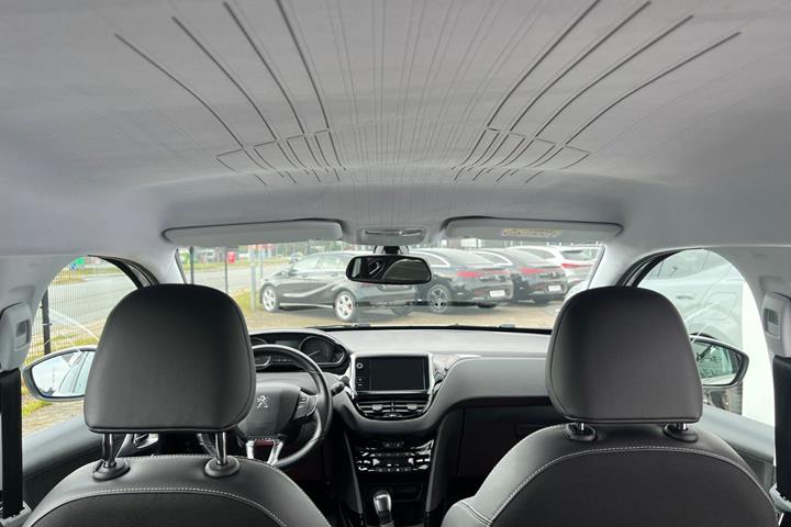Hvid Peugeot 2008 fra 2017