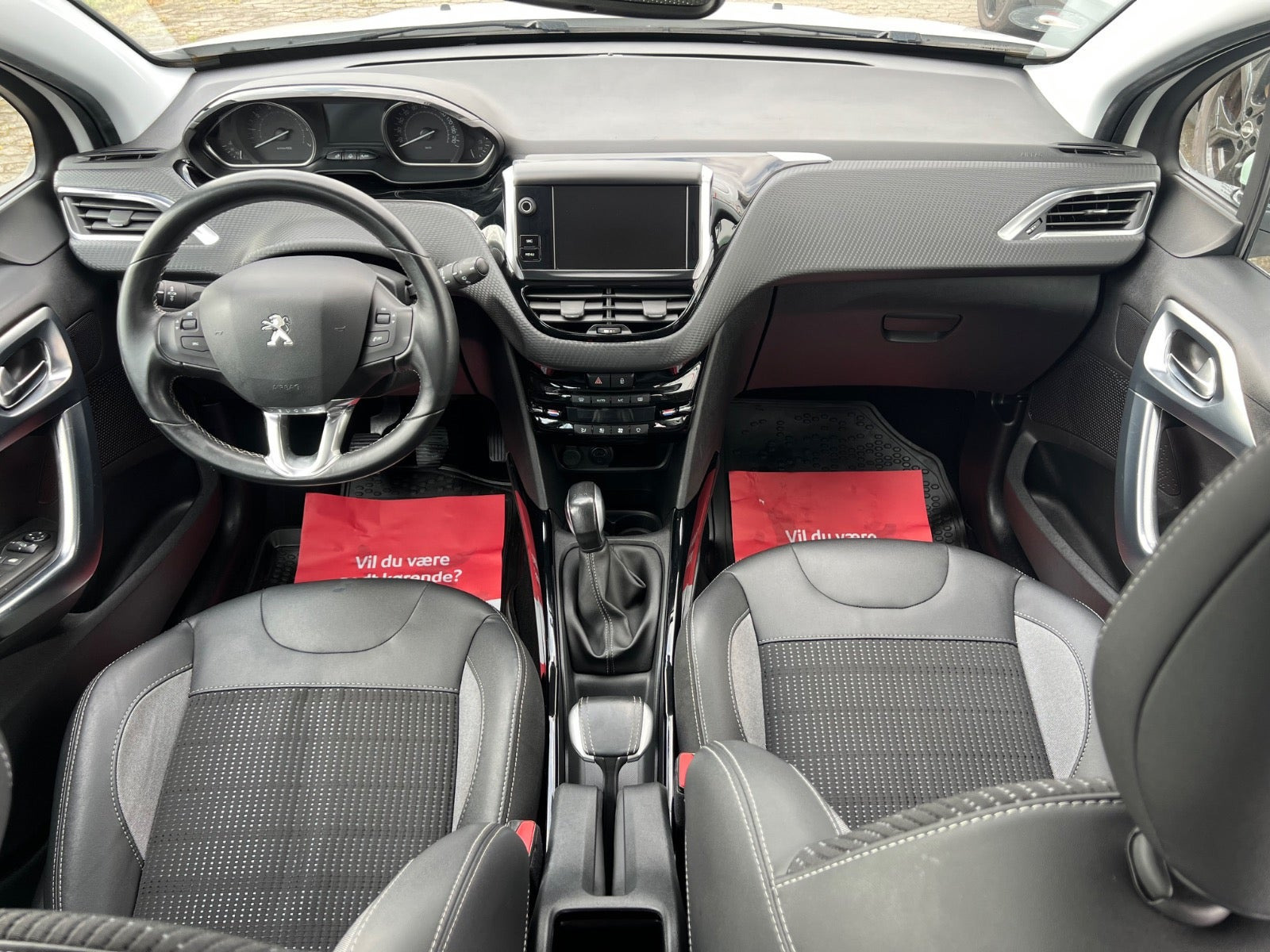 Hvid Peugeot 2008 fra 2017