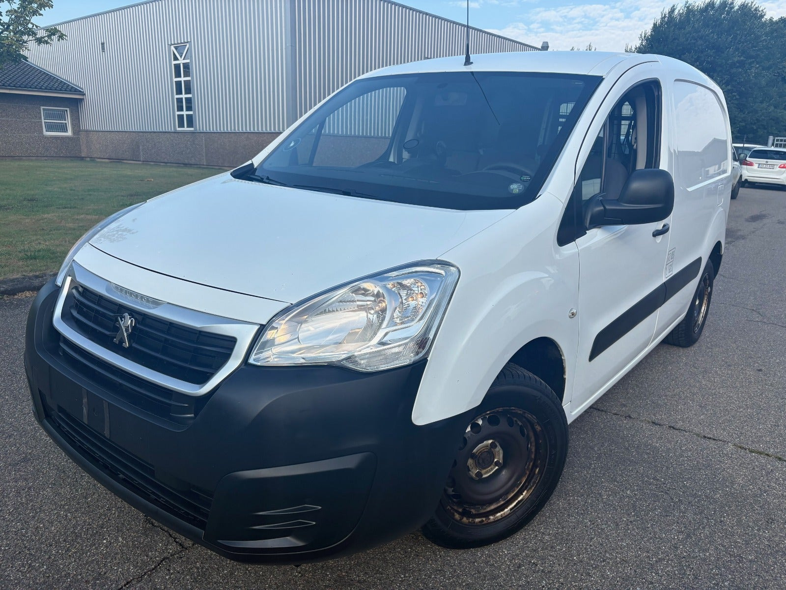 Hvid Peugeot Partner fra 2016
