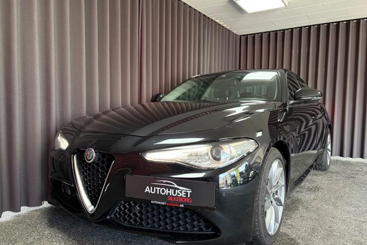 Sort Alfa Romeo Giulia fra 2018