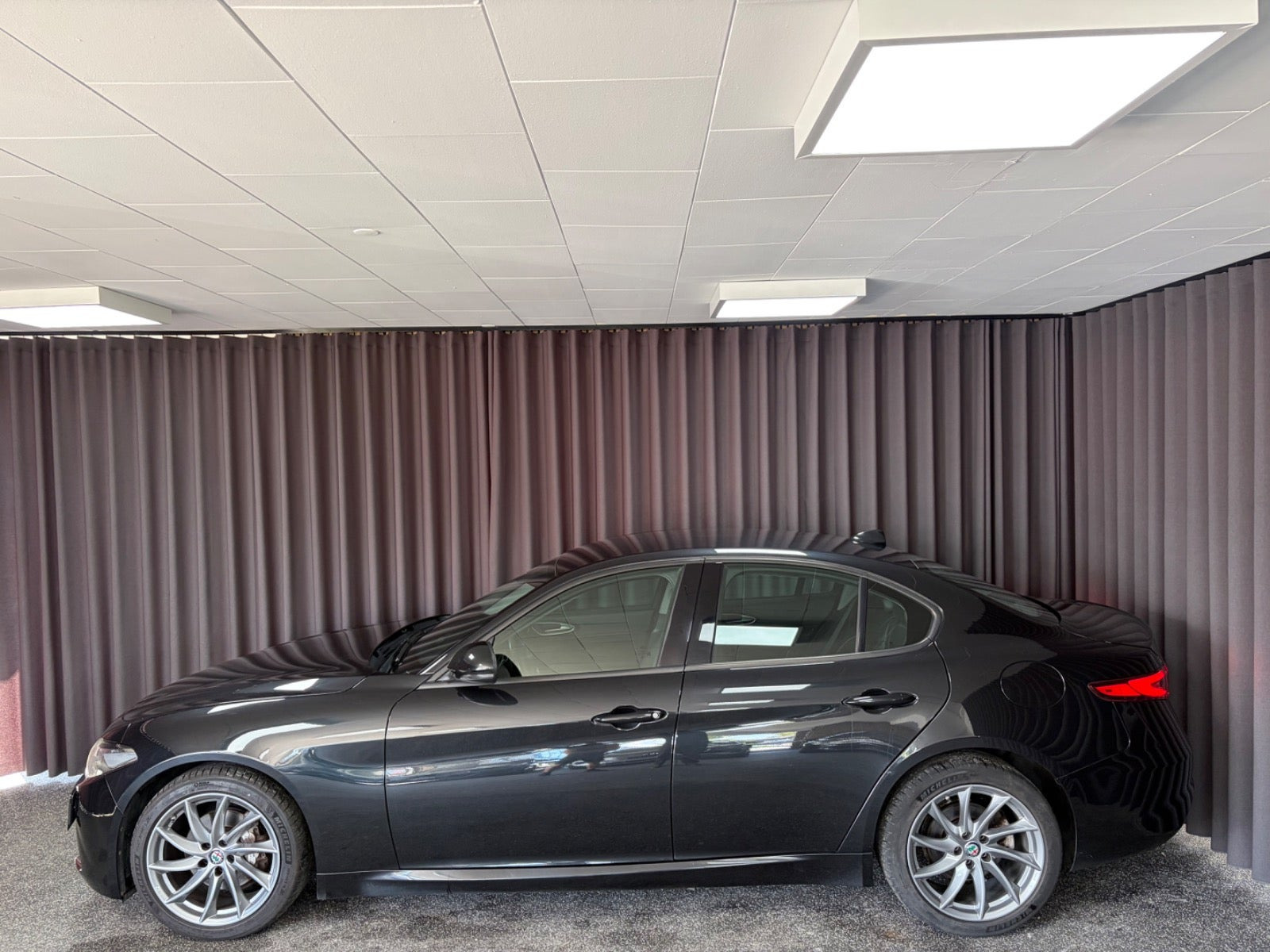Sort Alfa Romeo Giulia fra 2018