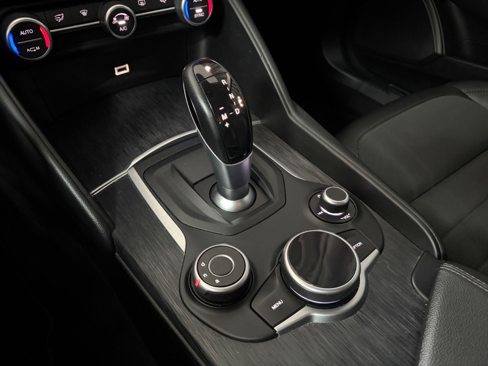 Sort Alfa Romeo Giulia fra 2018